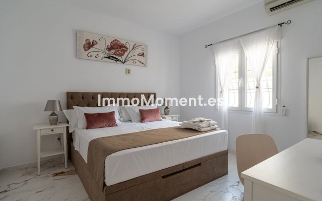 Resale - Villa - Inland  - Alhaurín el Grande Centro