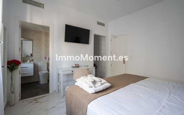 Resale - Villa - Inland  - Alhaurín el Grande Centro
