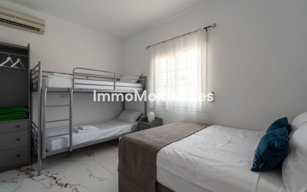Resale - Villa - Inland  - Alhaurín el Grande Centro