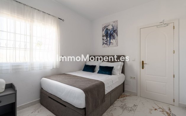Resale - Villa - Inland  - Alhaurín el Grande Centro