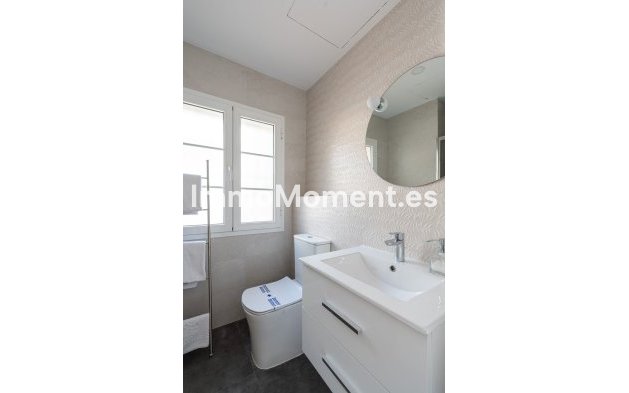 Resale - Villa - Inland  - Alhaurín el Grande Centro