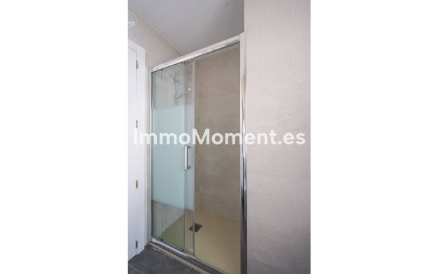 Resale - Villa - Inland  - Alhaurín el Grande Centro