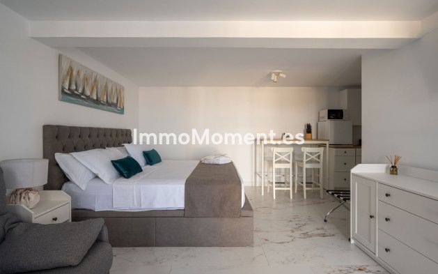 Resale - Villa - Inland  - Alhaurín el Grande Centro