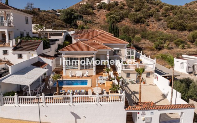 Resale - Villa - Inland  - Alhaurín el Grande Centro