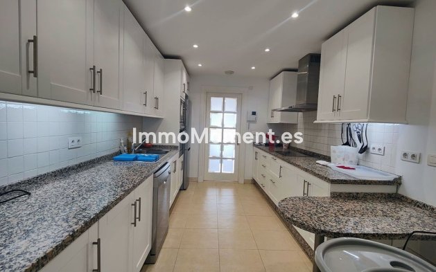 Resale - Apartment - Casares - Casares Centro