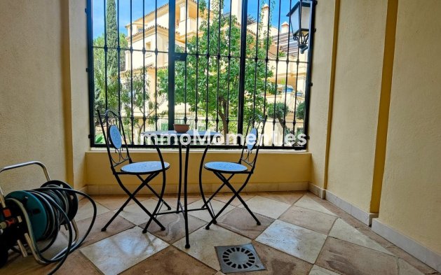 Resale - Apartment - Casares - Casares Centro
