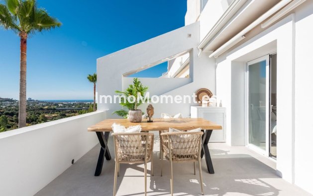 Resale - Apartment - Benahavís - La Quinta
