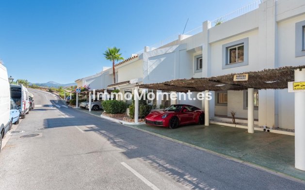 Resale - Apartment - Benahavís - La Quinta