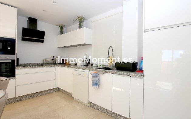 Resale - Apartment - Estepona - Estepona Centro
