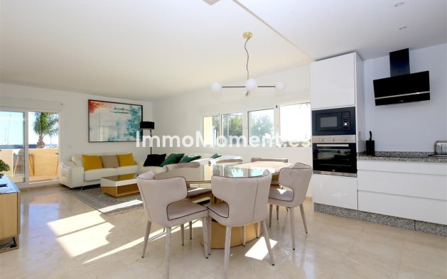 Resale - Apartment - Estepona - Estepona Centro
