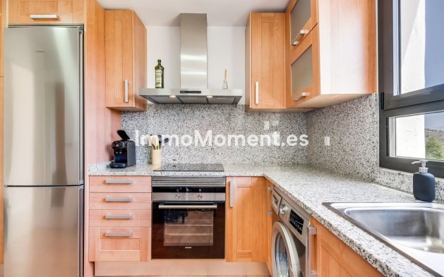 Resale - Apartment - Estepona - Selwo