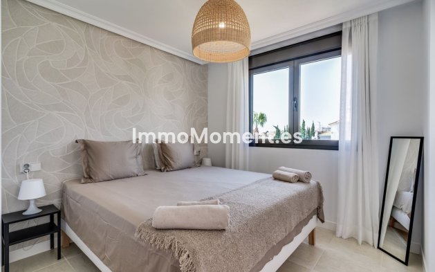 Resale - Apartment - Estepona - Selwo