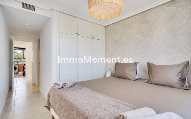 Resale - Apartment - Estepona - Selwo