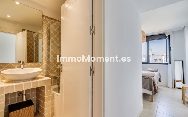 Resale - Apartment - Estepona - Selwo