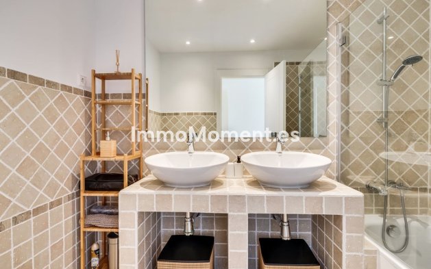Resale - Apartment - Estepona - Selwo