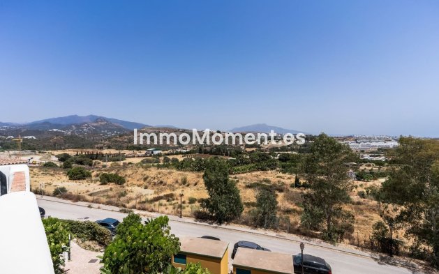 Resale - Apartment - Estepona - Selwo