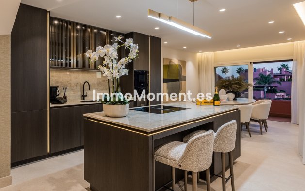 Resale - Apartment - Estepona - Estepona Centro