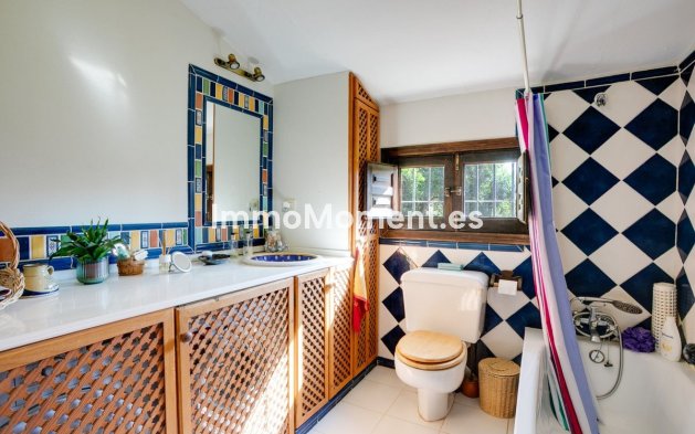 Bestaande woning - Villa - Estepona  - Estepona Centro