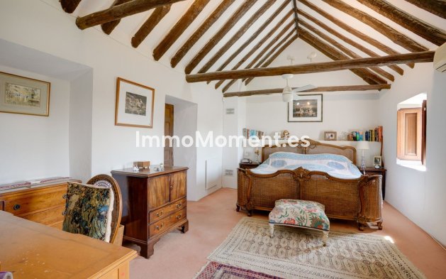 Bestaande woning - Villa - Estepona  - Estepona Centro
