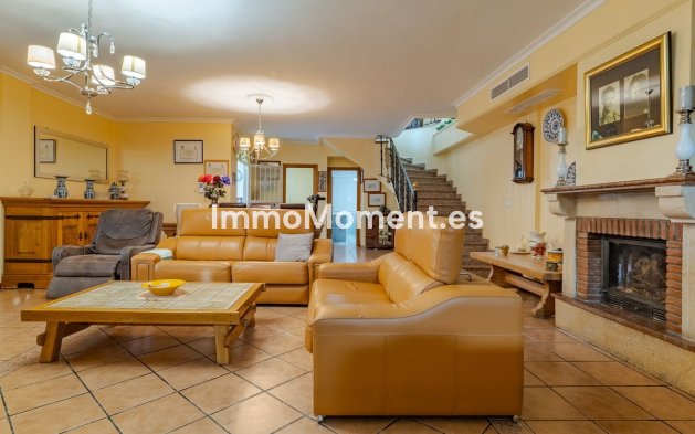 Resale - Villa - Inland  - Alhaurín el Grande Centro