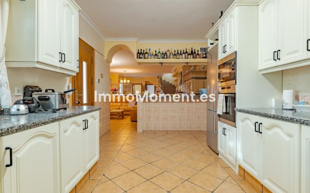 Resale - Villa - Inland  - Alhaurín el Grande Centro