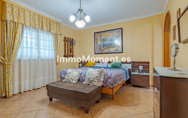 Resale - Villa - Inland  - Alhaurín el Grande Centro
