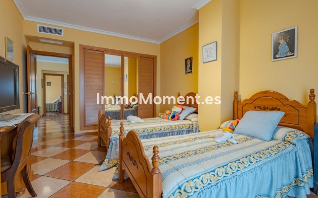 Resale - Villa - Inland  - Alhaurín el Grande Centro