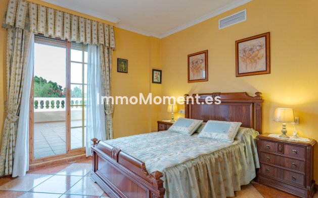 Resale - Villa - Inland  - Alhaurín el Grande Centro