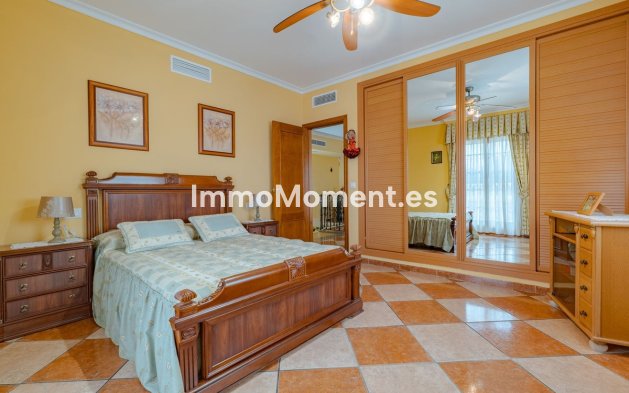 Resale - Villa - Inland  - Alhaurín el Grande Centro