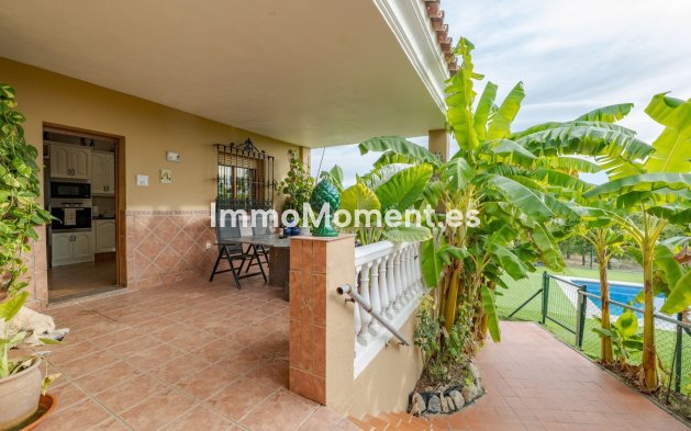 Resale - Villa - Inland  - Alhaurín el Grande Centro