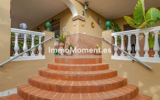 Resale - Villa - Inland  - Alhaurín el Grande Centro
