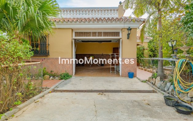 Resale - Villa - Inland  - Alhaurín el Grande Centro