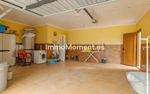 Resale - Villa - Inland  - Alhaurín el Grande Centro