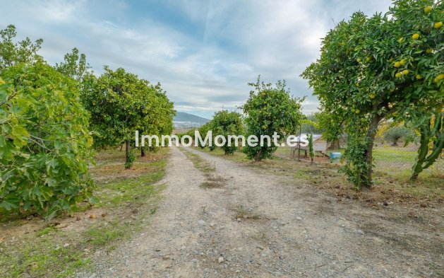 Resale - Villa - Inland  - Alhaurín el Grande Centro