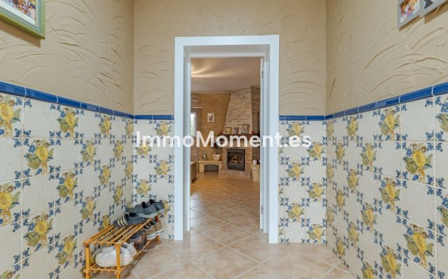 Resale - Villa - Inland  - Alhaurín el Grande Centro