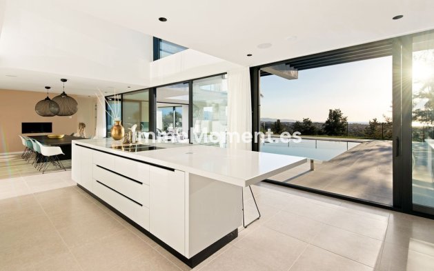 Resale - Villa - Benahavís - Benahavís Centro