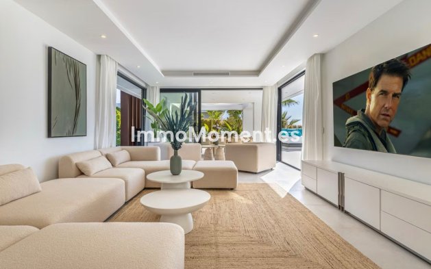Resale - Villa - El Paraiso - New Golden Mile