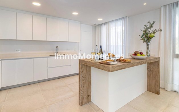 Resale - Villa - El Paraiso - New Golden Mile