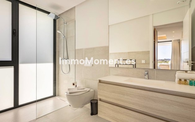 Resale - Villa - El Paraiso - New Golden Mile