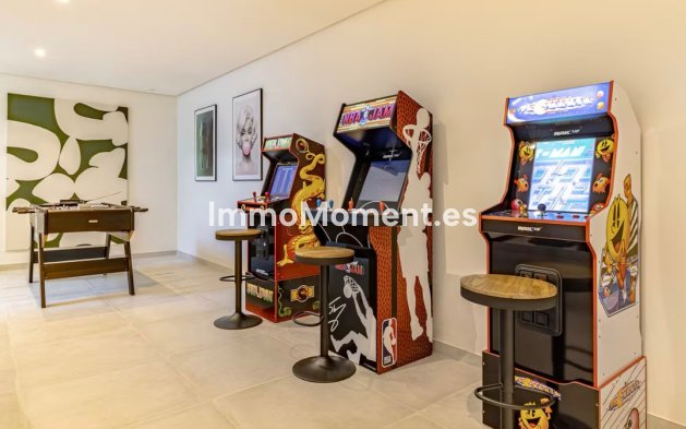 Resale - Villa - El Paraiso - New Golden Mile
