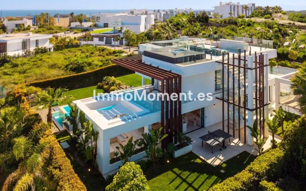 Resale - Villa - El Paraiso - New Golden Mile