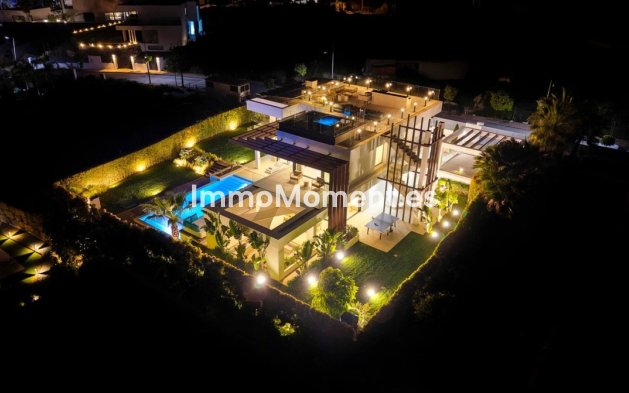 Resale - Villa - El Paraiso - New Golden Mile