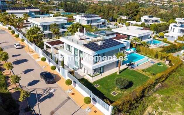 Resale - Villa - El Paraiso - New Golden Mile