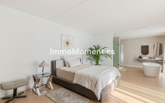 Resale - Villa - El Paraiso - New Golden Mile