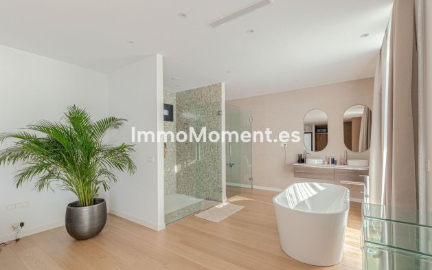Resale - Villa - El Paraiso - New Golden Mile