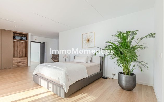 Resale - Villa - El Paraiso - New Golden Mile