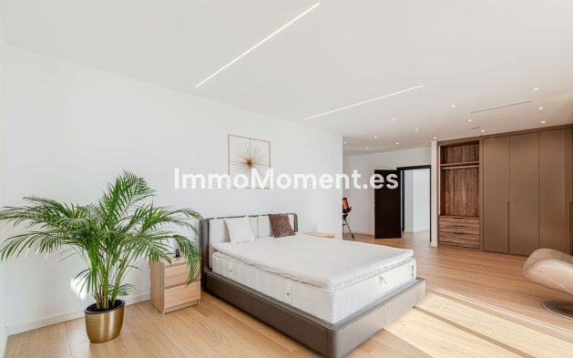 Resale - Villa - El Paraiso - New Golden Mile