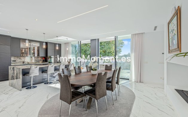 Resale - Villa - El Paraiso - New Golden Mile