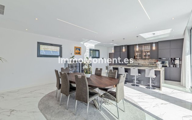 Resale - Villa - El Paraiso - New Golden Mile
