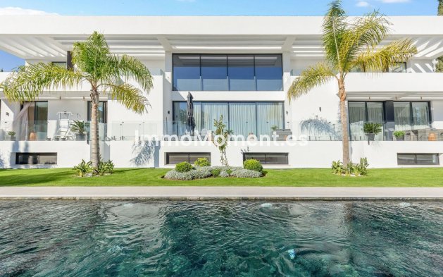Resale - Villa - El Paraiso - New Golden Mile